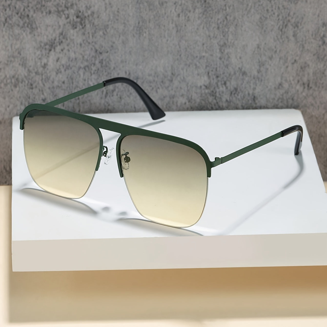 1 Pair ENSARJOE Oversized Metal Frame Fashion Glasses for Women - Anti-Reflective Gradient Lenses, Stylish Rectangular Design with Golden & Clear Tint, Perfect for Beach, Party & Casual Attire, Party Eyewear | Modern Aestheti