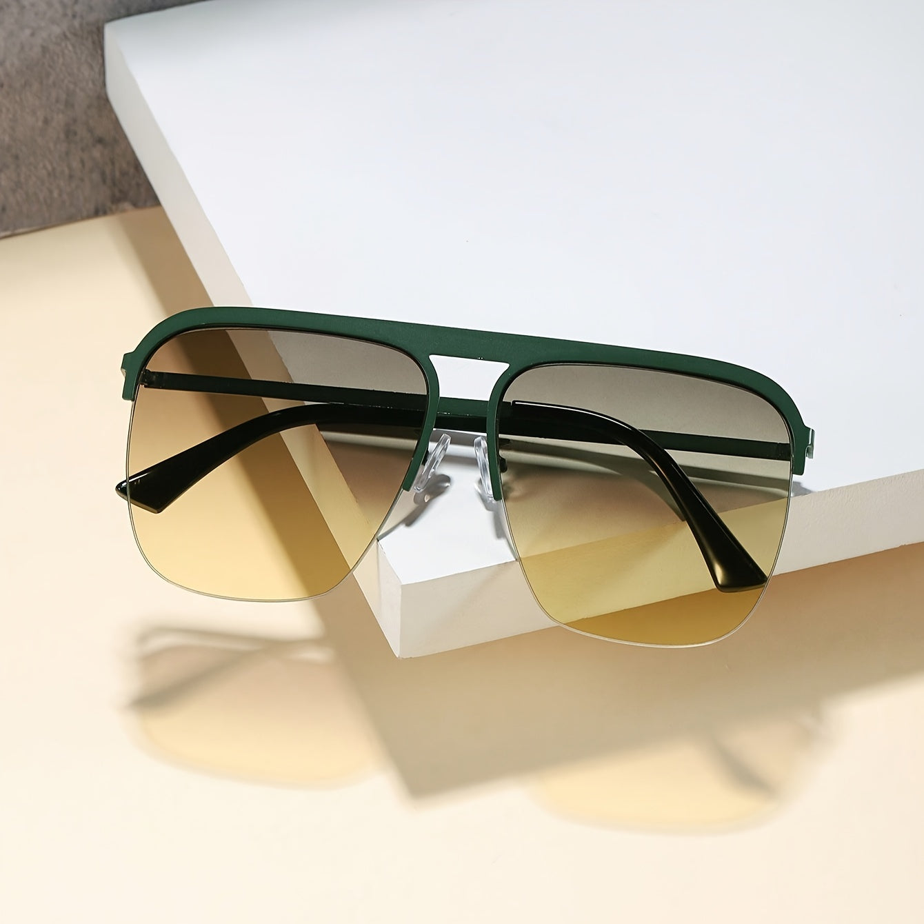 1 Pair ENSARJOE Oversized Metal Frame Fashion Glasses for Women - Anti-Reflective Gradient Lenses, Stylish Rectangular Design with Golden & Clear Tint, Perfect for Beach, Party & Casual Attire, Party Eyewear | Modern Aestheti