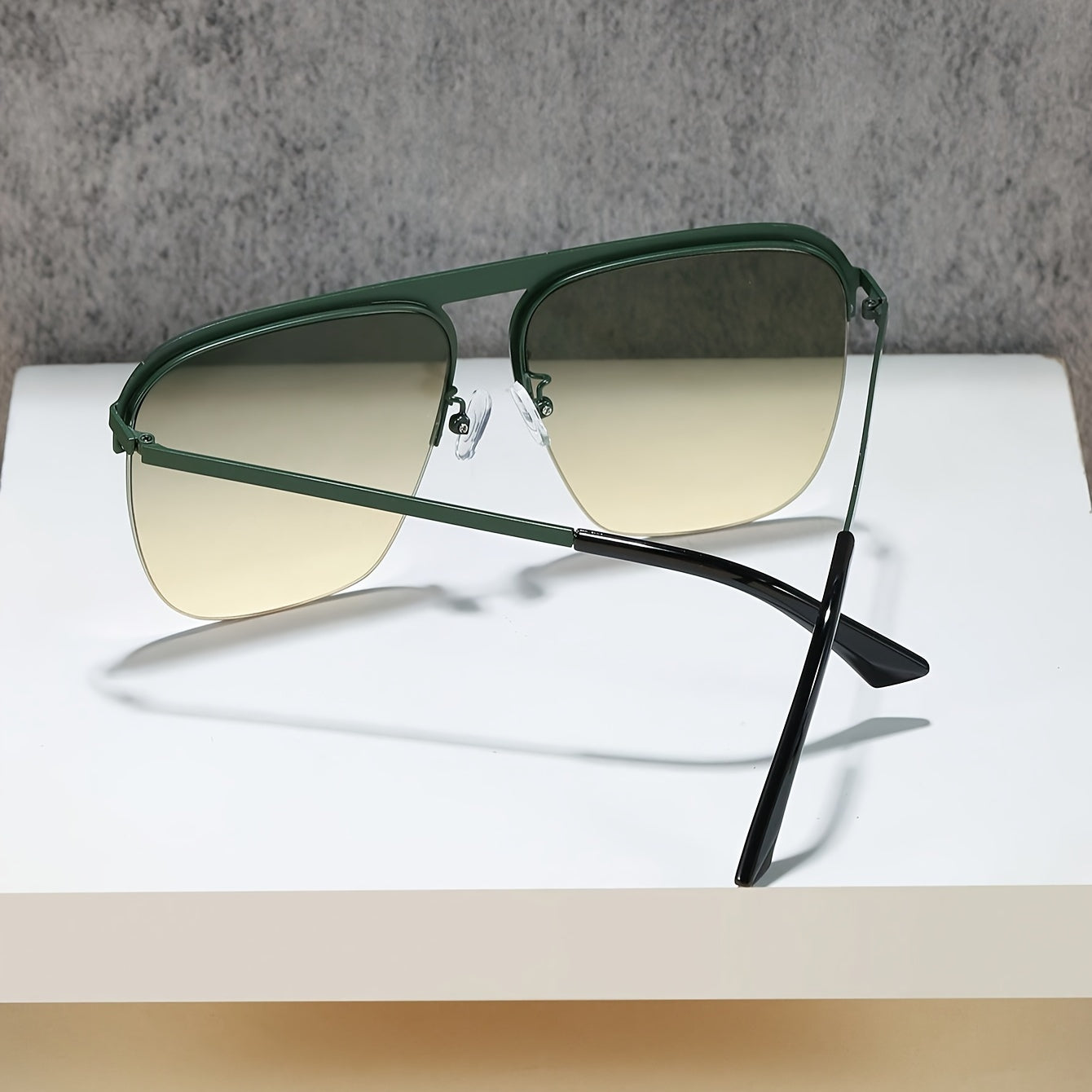 1 Pair ENSARJOE Oversized Metal Frame Fashion Glasses for Women - Anti-Reflective Gradient Lenses, Stylish Rectangular Design with Golden & Clear Tint, Perfect for Beach, Party & Casual Attire, Party Eyewear | Modern Aestheti