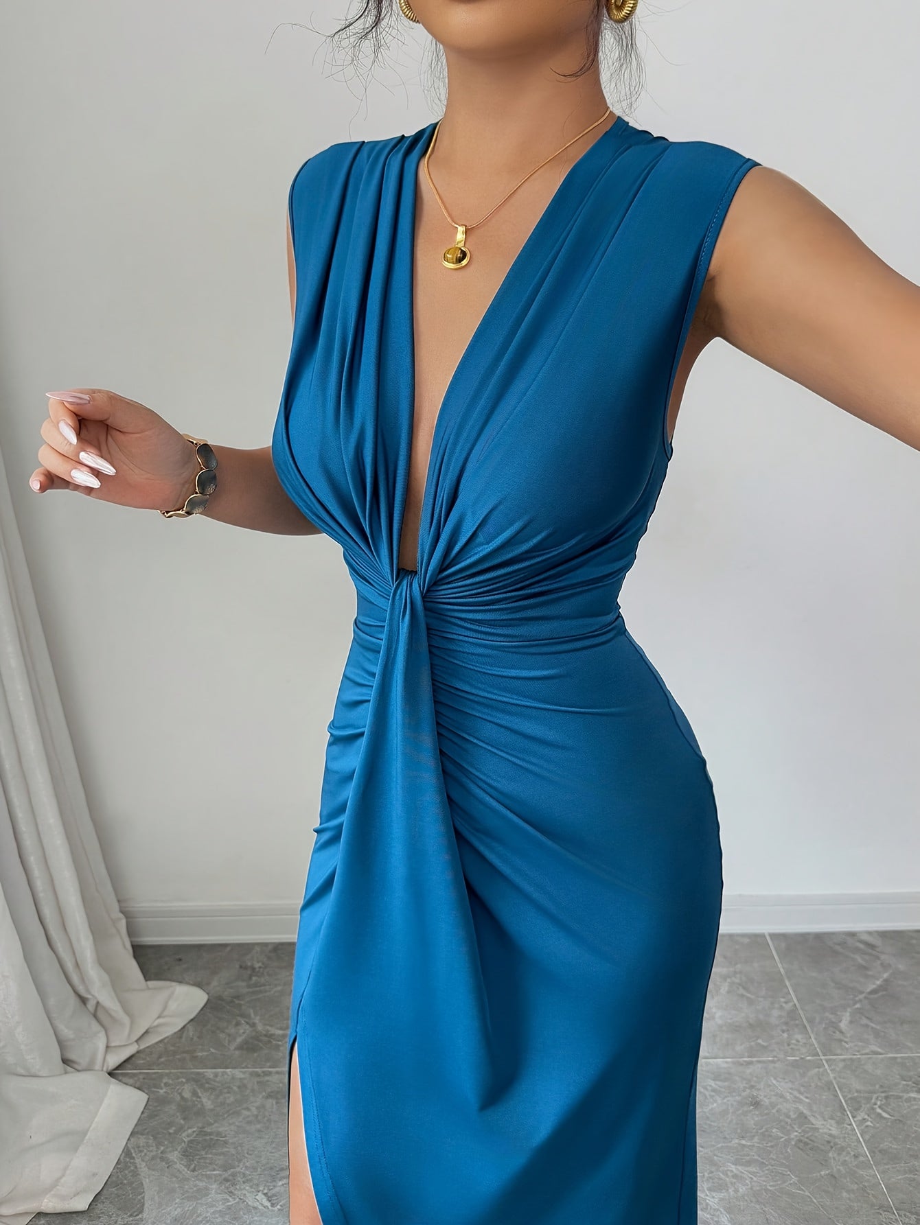 Elegant Blue V-Neck Sleeveless Maxi Dress with Side Slit - Polyester, Form-Fitting, Perfect for Spring/Summer, Adult Women'S Fashion, Elegant Attire| Formfitting Dress|Polyester Fabric