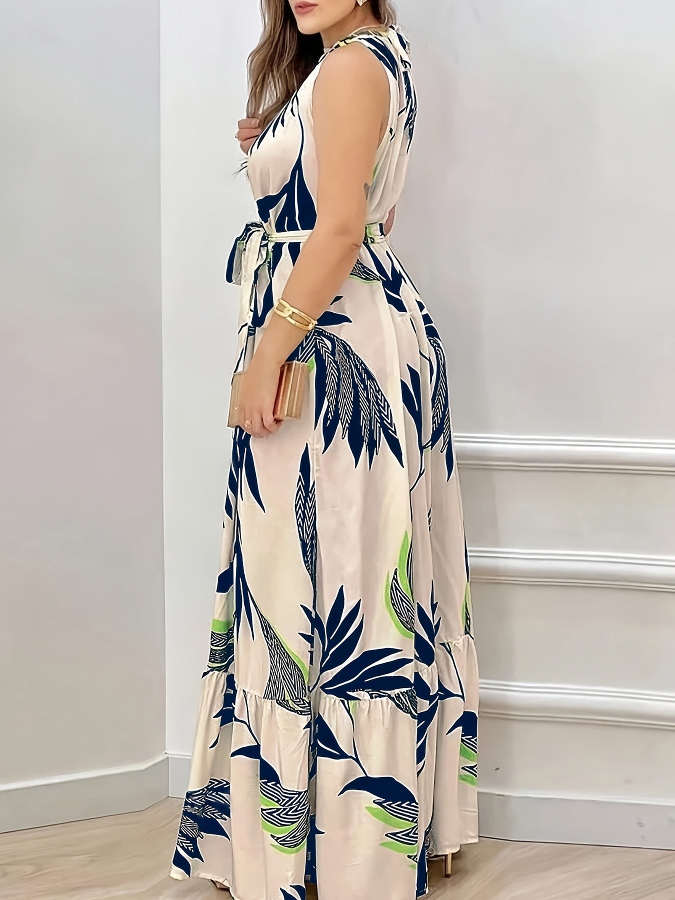 Tropical Plant Print Polyester Women's Elegant Sleeveless Maxi Dress with Belt - Round Neck, Spring/Summer 2025 Collection
