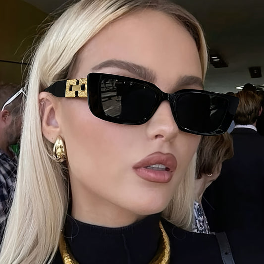 Chic Women's Fashion Glasses - Anti-Reflective, Durable Polycarbonate Frame & Lens for Fashionable Outdoor Wear