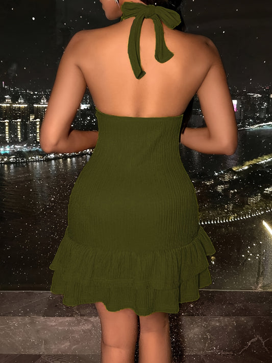 European And American Women'S Spring And Summer Sleeveless Low-Cut Short Dress with a Halter Neck, Made of High-Elastic Textured Fabric, Featuring a Fitted And Pleated Design.