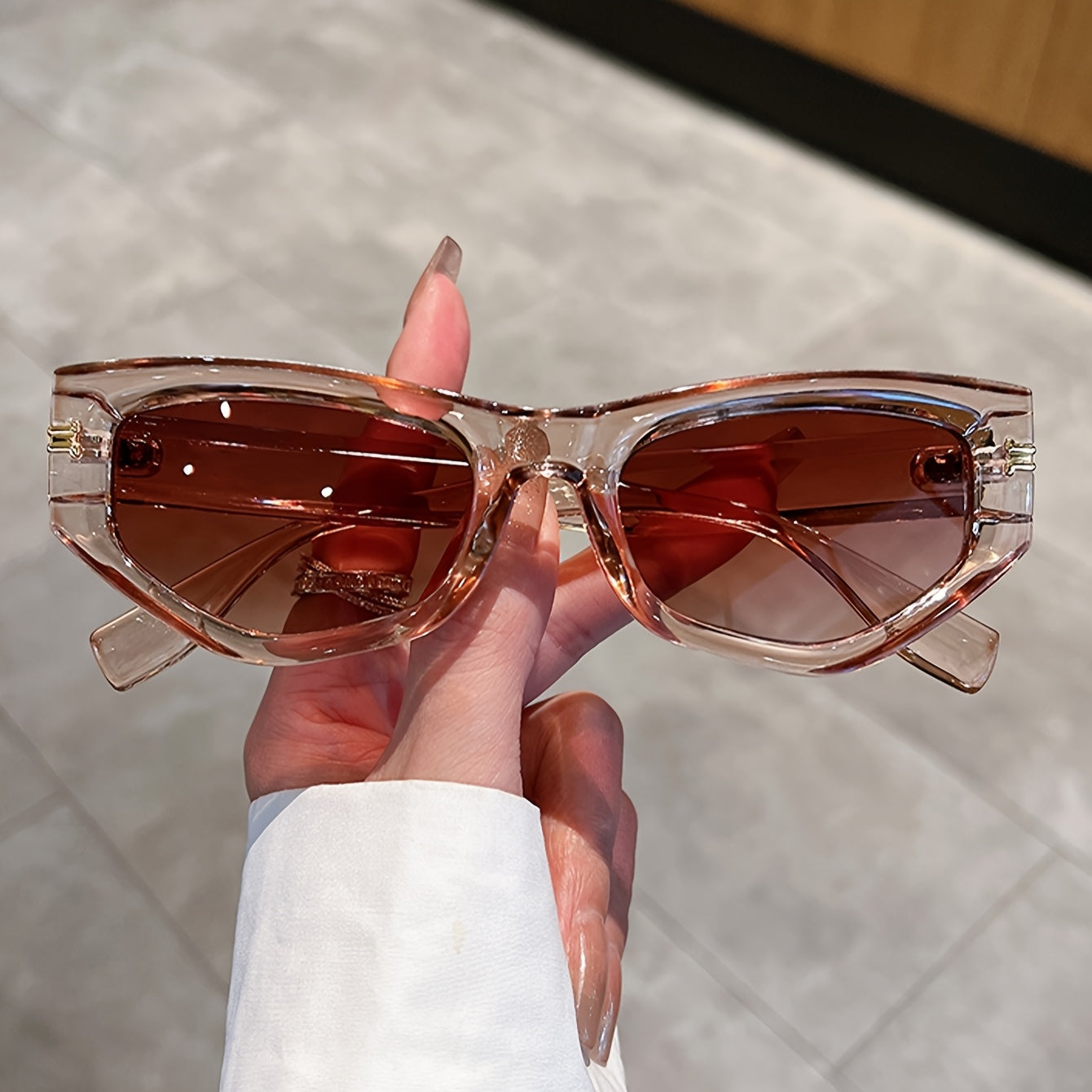 1 Pair of Elegant White Cat-Eye Glasses with Golden Accents - Stylish Polycarbonate Frame for Women, Perfect for Beach, Parties, and Everyday Fashion, Beach Accessories | Cat Eye Design | Durable Glasses