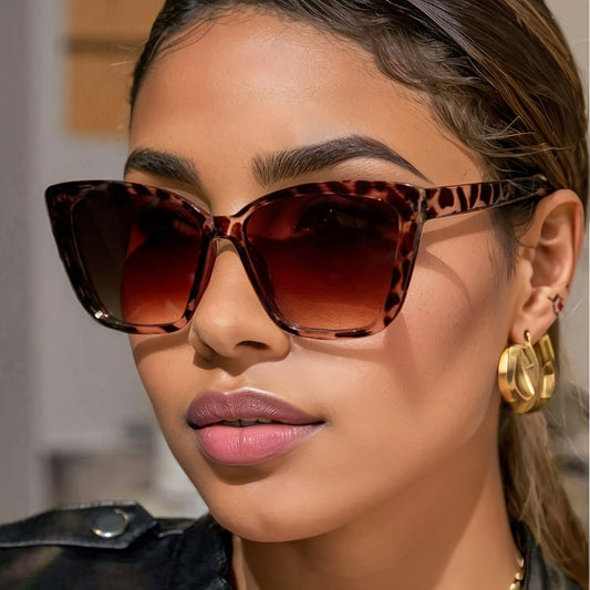 Ladies' Oversized Leopard Print Glasses for Summer Parties