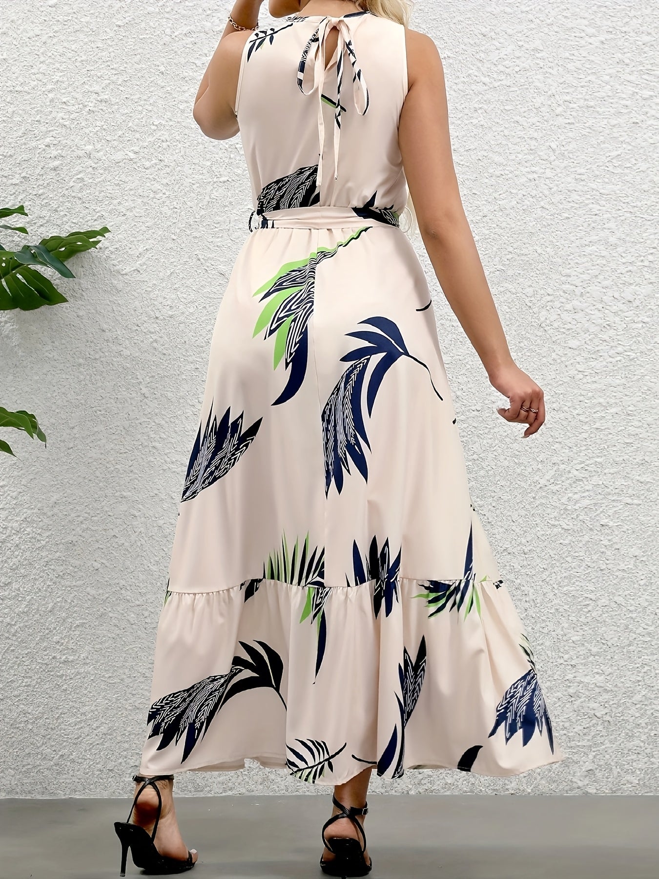 Tropical Plant Print Polyester Women's Elegant Sleeveless Maxi Dress with Belt - Round Neck, Spring/Summer 2025 Collection