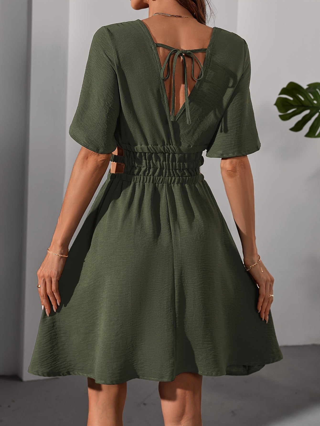 [Elegant Military Dress] Elegant V-Neck Women's Short-Sleeve Fitted Military-Style Short Dress, 2025 Spring/Summer New Collection